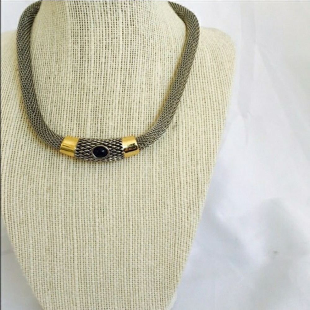 Metal choker
